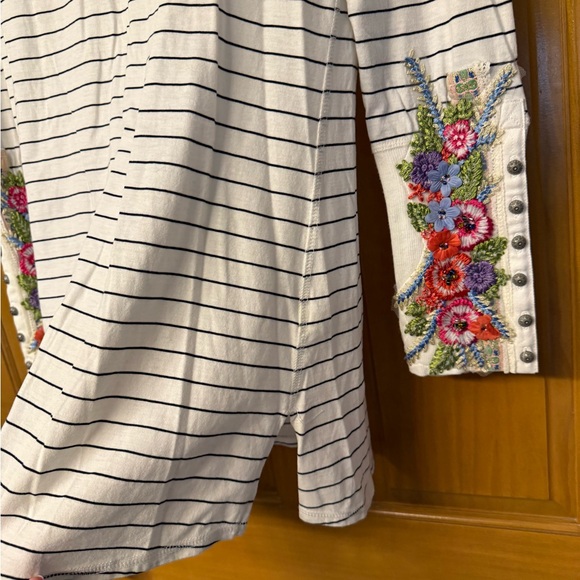 Floral Embroidered Striped Long Sleeve Top - Picture 4 of 5